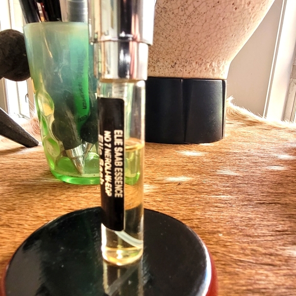 Elie Saab No. 7 Neroli Perfume Fragrance Travel Decant 8ml - Picture 2 of 4